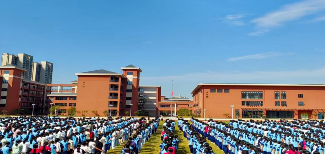 勿忘国耻九一八，砥砺奋进守中华  濂溪区一中德化校区召开国防教育月主题晨会(图1)