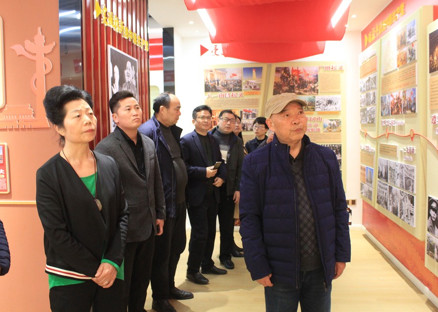 南昌县关工委参观濂溪区一中“三史馆”(图4)