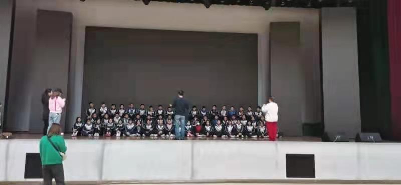 学党史回望初心 担使命立德树人 ——区一中学子践行初心使命(图10)