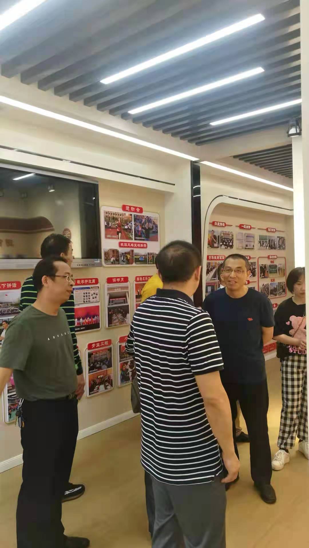 补精神之钙 汲奋进力量 ——高中支部开展传红色基因主题党日活动(图2)
